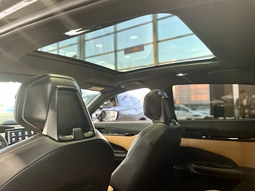 Changan UNI-V, 2023г, передний привод, робот