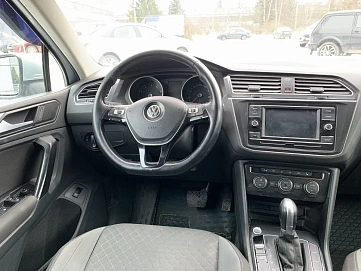 Volkswagen Tiguan, 2018г, передний привод, робот