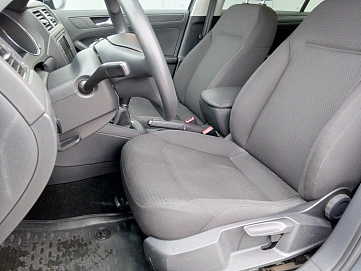 Volkswagen Jetta, 2015г, передний привод, механика