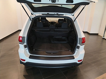 Jeep Grand Cherokee, 2013г, передний привод, автомат