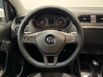 Volkswagen Polo, 2020г, передний привод, автомат