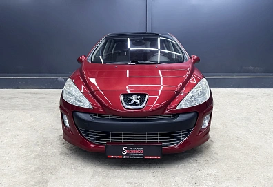 Peugeot 308, 2008г, передний привод, автомат