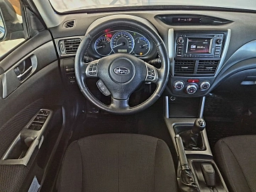 Subaru Forester, 2011г., полный привод, механика