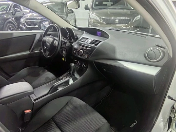 Mazda 3, 2011г, передний привод, автомат