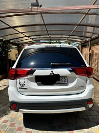Mitsubishi Outlander, 2015г, полный привод, вариатор