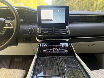 Lincoln Navigator, 2017г, полный привод, автомат