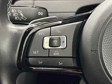 Volkswagen Golf R, 2018г, полный привод, робот