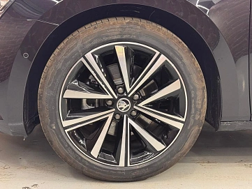 Skoda Superb, 2025г, передний привод, робот