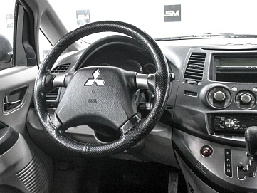 Mitsubishi Grandis, 2006г, полный привод, автомат