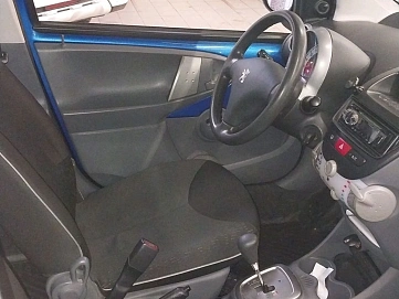 Peugeot 107, 2011г, передний привод, робот