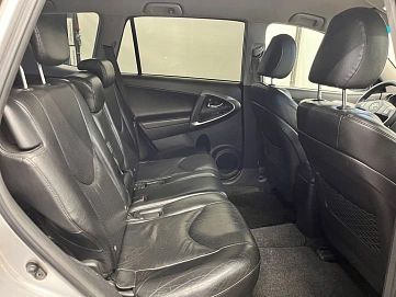 Toyota RAV4, 2010г, полный привод, автомат