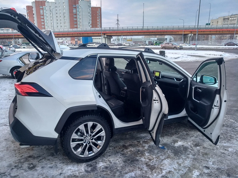 Toyota RAV4, 2020г., полный привод, автомат