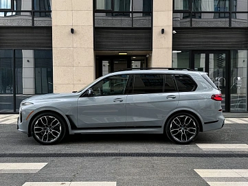 BMW X7, 2025г, полный привод, автомат