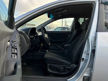 Hyundai Elantra, 2008г, передний привод, механика