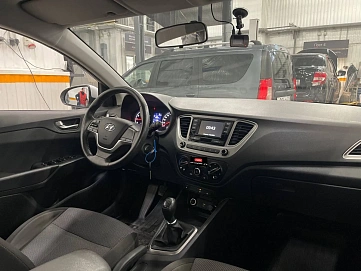 Hyundai Solaris, 2021г., передний привод, механика