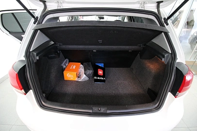 Volkswagen Golf, 2010г., передний привод, механика