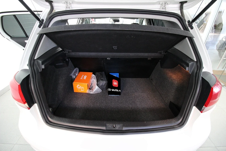 Volkswagen Golf, 2010г., передний привод, механика