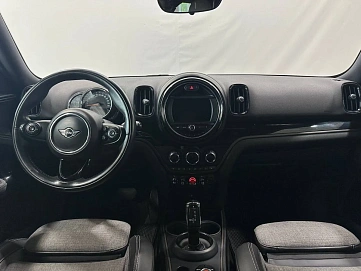 Mini , 2020г., передний привод, робот