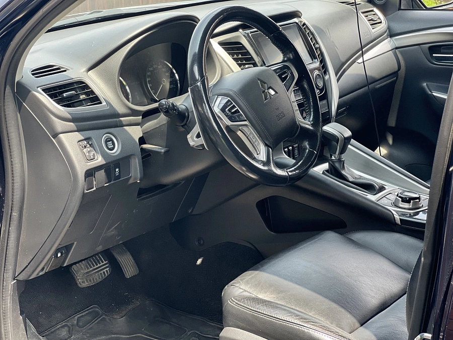 Mitsubishi Pajero Sport, 2018г., полный привод, автомат