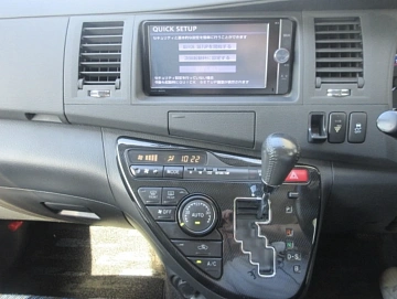 Toyota ISis, 2012г, передний привод, вариатор