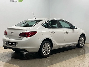 Opel Astra, 2013г, передний привод, автомат