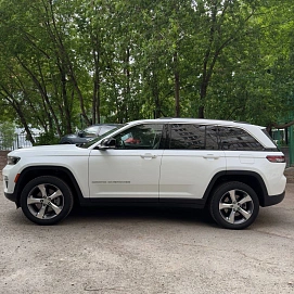 Jeep Grand Cherokee, 2022г, полный привод, автомат
