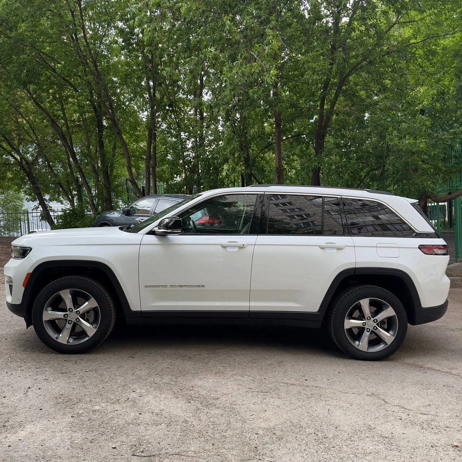 Jeep Grand Cherokee, 2022г., полный привод, автомат
