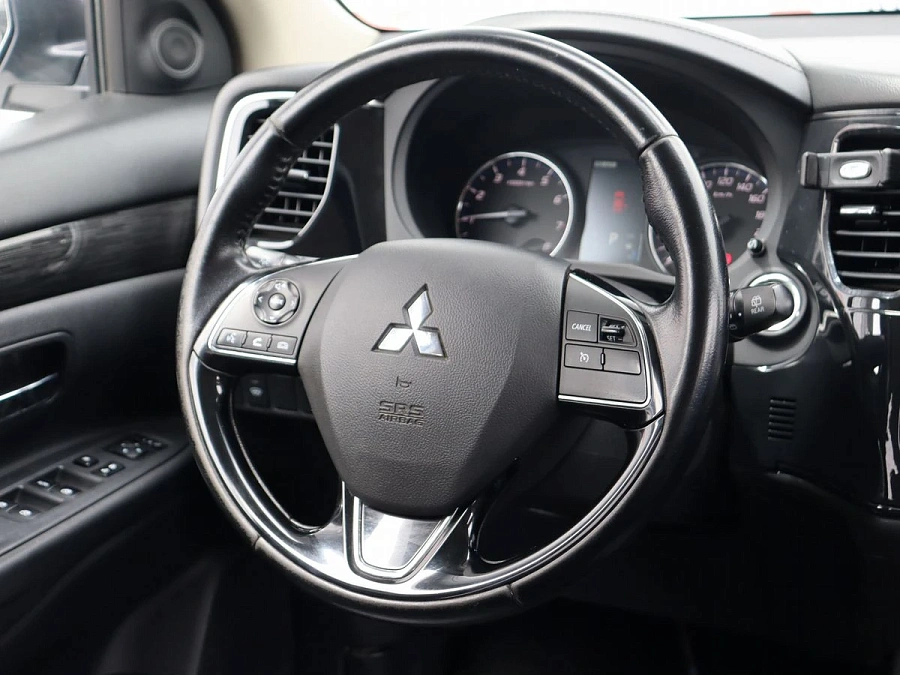 Mitsubishi Outlander, 2015г., полный привод, вариатор