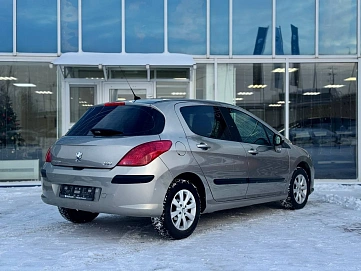 Peugeot 308, 2010г, передний привод, механика