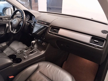 Volkswagen Touareg, 2013г, передний привод, автомат