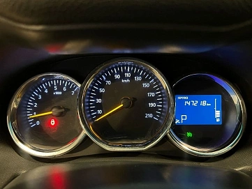 Renault Duster, 2016г, передний привод, автомат