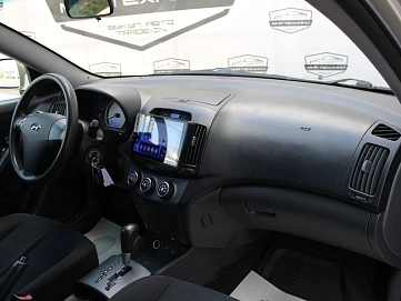 Hyundai Elantra, 2008г, передний привод, автомат