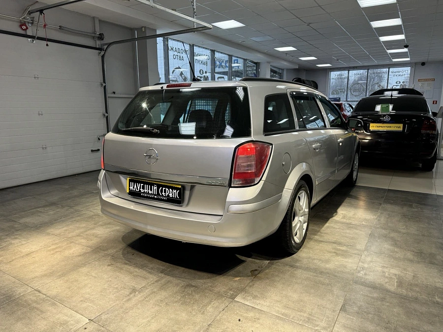 Opel Astra, 2008г., передний привод, механика