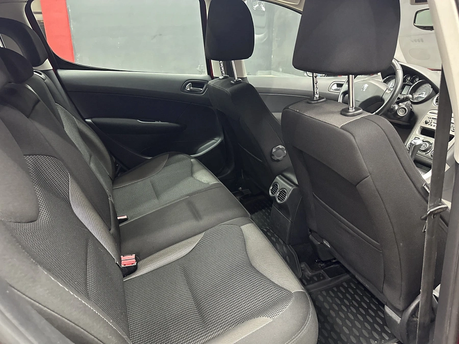 Peugeot 308, 2008г., передний привод, автомат