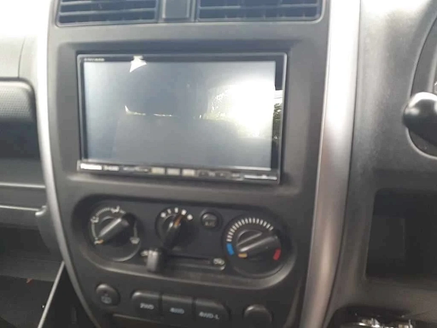 Suzuki Jimny, 2010г., полный привод, механика