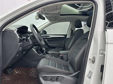 Volkswagen Tayron, 2022г, передний привод, робот