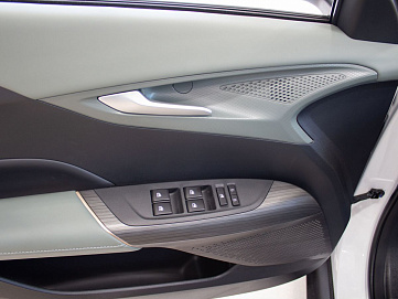 Changan Lamore, 2023г, передний привод, робот