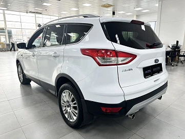 Ford Kuga, 2014г, передний привод, автомат