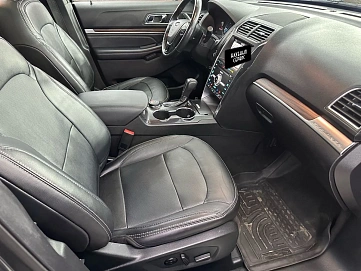 Ford Explorer, 2019г, полный привод, автомат