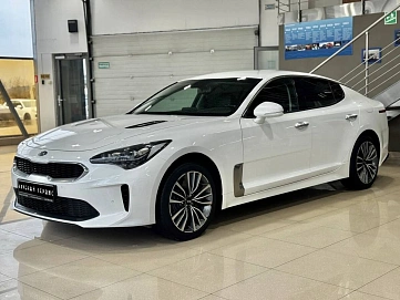 Kia Stinger, 2018г, полный привод, автомат