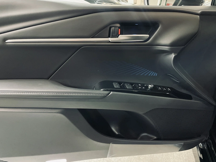 Toyota Camry, 2025г., передний привод, вариатор