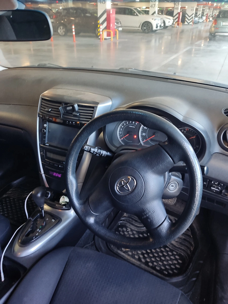 Toyota Caldina, 2003г., передний привод, автомат