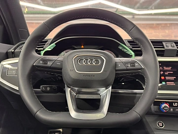 Audi Q3, 2025г, полный привод, робот