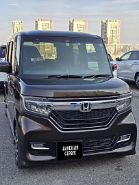 Honda N-BOX, 2018г, передний привод, вариатор