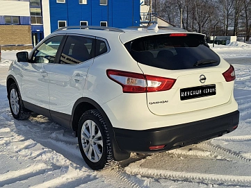 Nissan Qashqai, 2015г, полный привод, вариатор
