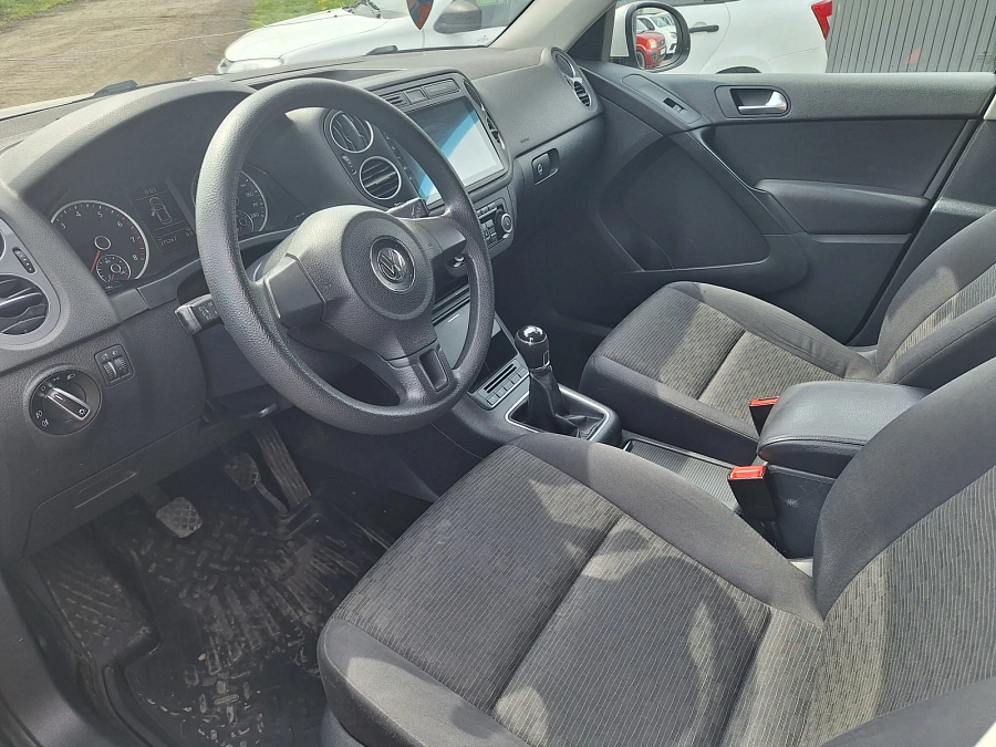 Volkswagen Tiguan, 2012г., передний привод, механика