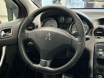 Peugeot 308, 2011г, передний привод, автомат