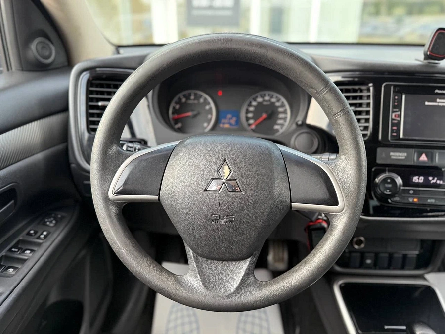 Mitsubishi Outlander, 2017г., передний привод, вариатор