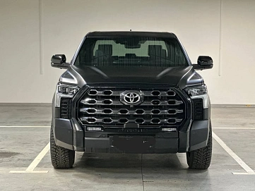 Toyota Tundra, 2022г, полный привод, автомат