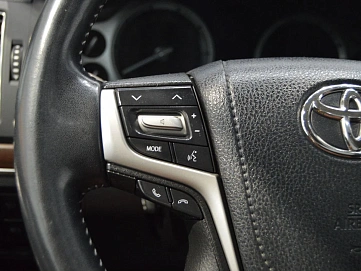 Toyota Land Cruiser, 2017г, полный привод, автомат